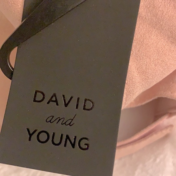 🤍NWT 2 Cute David and Young Women’s Caps🤍 - Picture 6 of 8